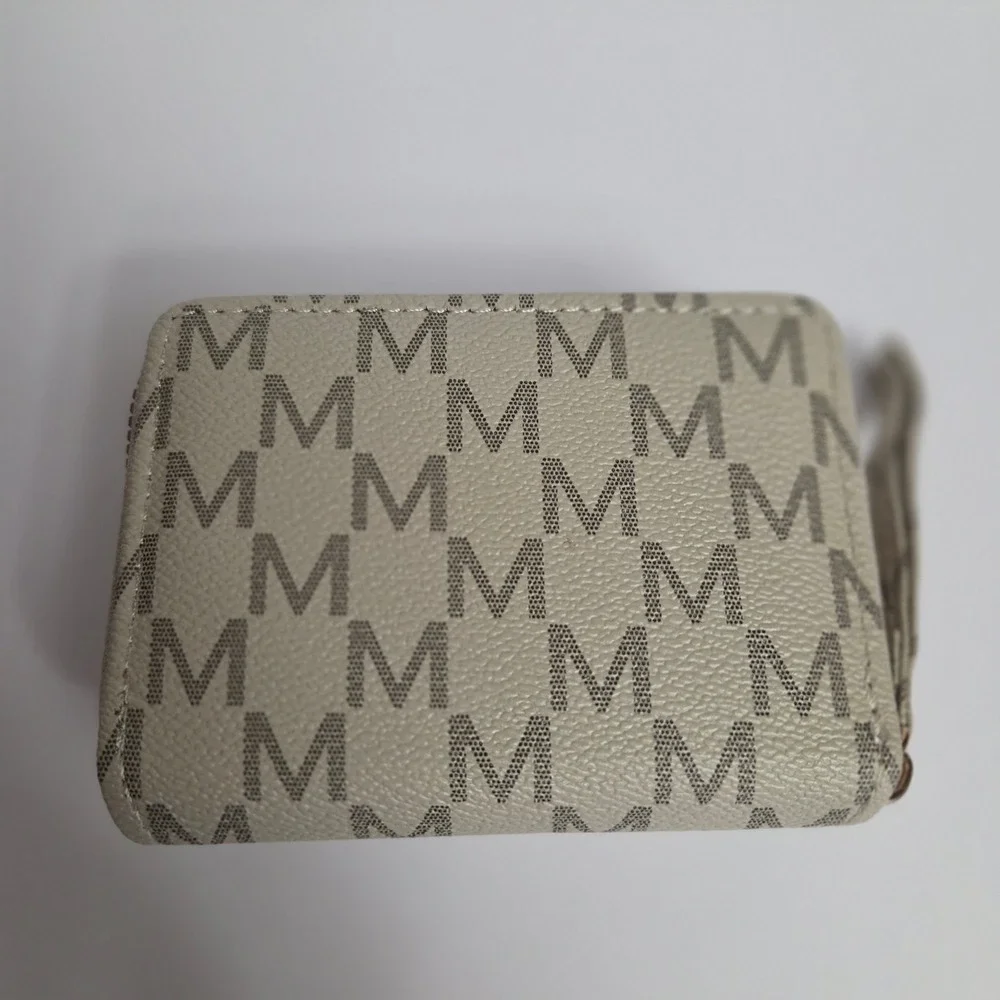 Unbranded compact trifold
